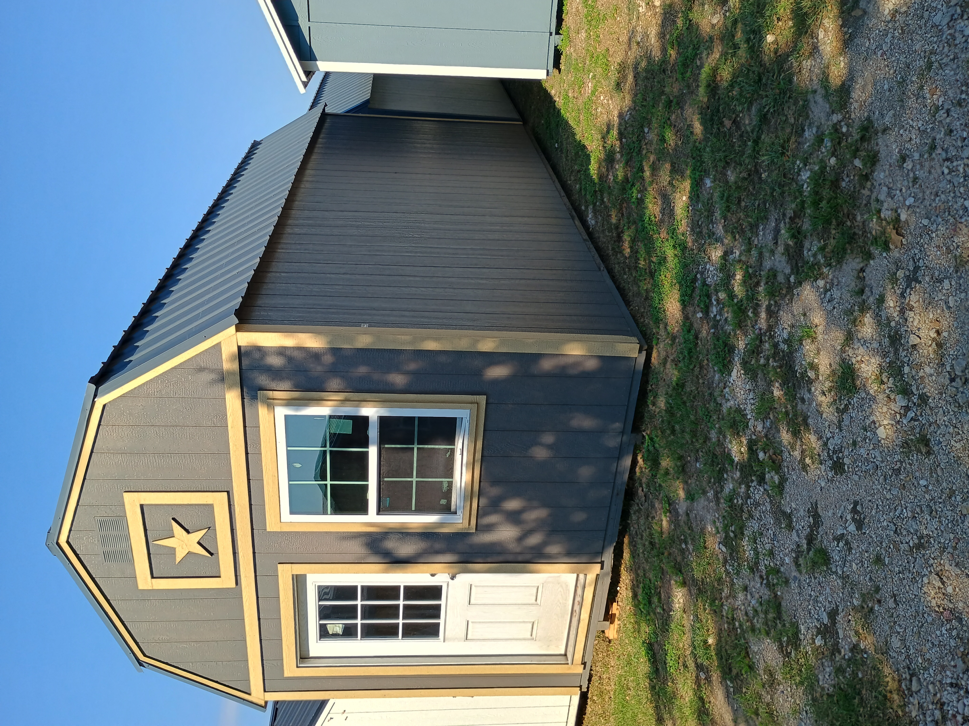 Lofted Barn - 10x20